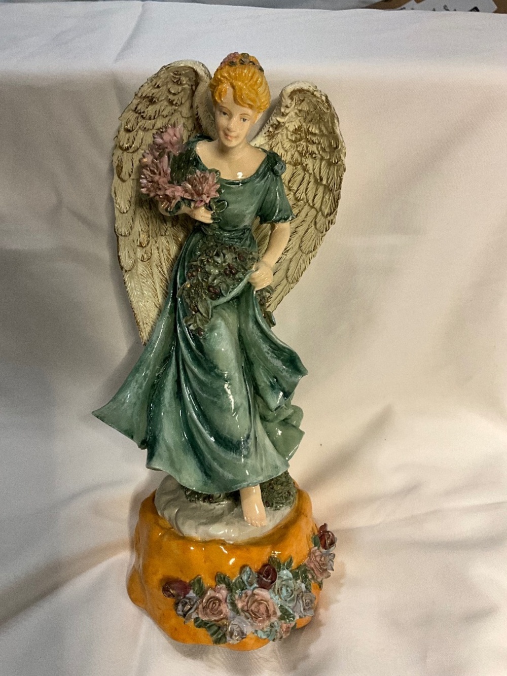 Vintage Dillards Christmas Angel Flowers Hand Painted 'The First Noel' Figurine‎
